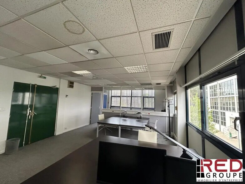 10 Rue Du Lieutenant Parayre, Aix-en-Provence à louer - Photo de l’immeuble – Image 2 sur 3