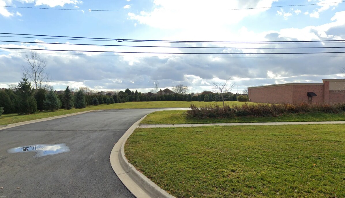 15300 21 Mile Rd, Macomb Township, MI à vendre Photo principale– Image 1 sur 6