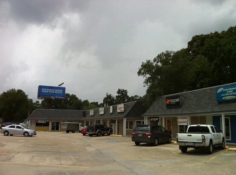 13241 Perkins Rd, Baton Rouge, LA à louer - Photo de l’immeuble – Image 2 sur 8