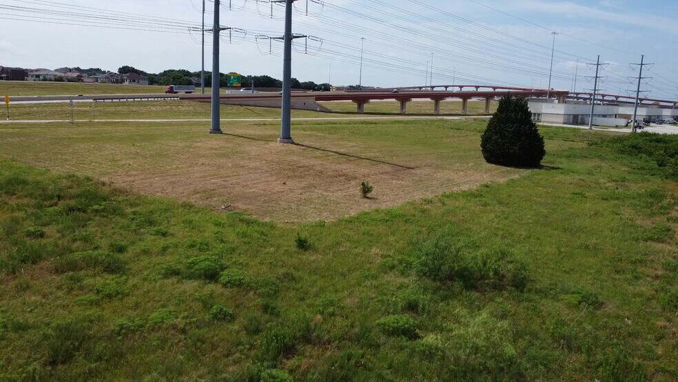 2851 N State 161 Hwy, Irving, TX à vendre - Vidéo sur l’annonce professionnelle – Image 2 sur 15