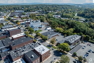 107 Main St, Greenfield, MA - VUE AÉRIENNE  vue de carte - Image1