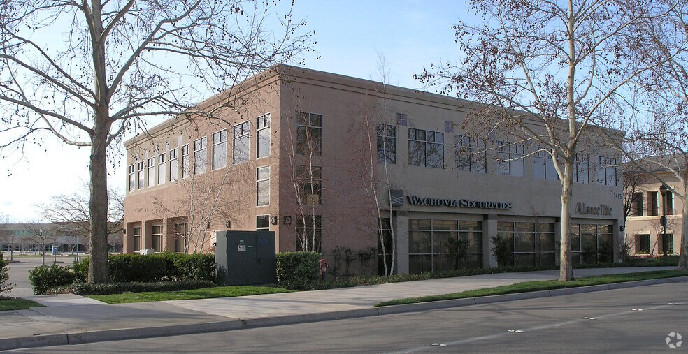 3415 Brookside Rd, Stockton, CA à vendre - Photo principale – Image 1 sur 17