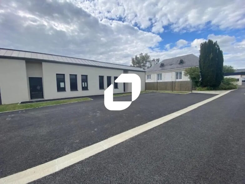 Local d’activités dans Nort-sur-Erdre à louer - Photo de l’immeuble – Image 2 sur 9