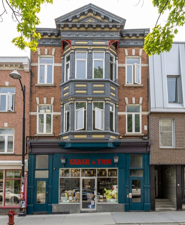 145-151 Rue Saint-Joseph E, Québec, QC à vendre Photo de l’immeuble– Image 1 sur 15