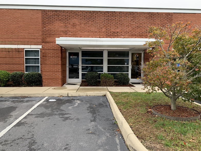 2503 58th St, Hampton, VA à louer - Photo de l’immeuble – Image 3 sur 5