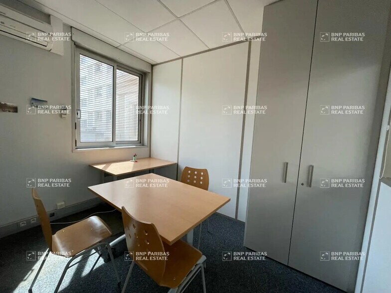 Bureau dans Villeurbanne à louer - Photo de l’immeuble – Image 3 sur 12