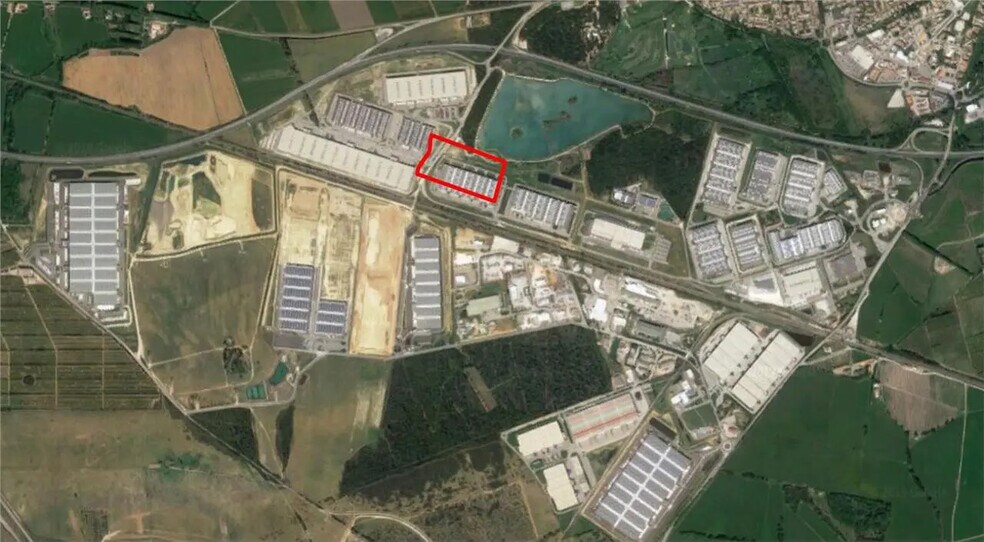 Industriel/Logistique dans Saint-Martin-de-Crau à louer - Photo de l’immeuble – Image 3 sur 18