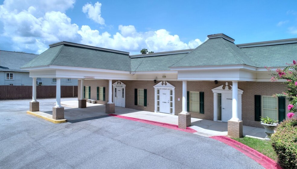 803 N Jackson St, Albany, GA à louer - Photo de l’immeuble – Image 1 sur 36