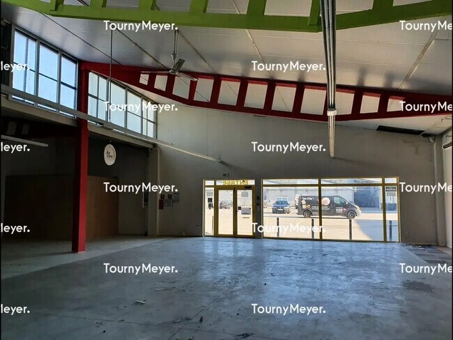 Plus de détails pour Différents types d’espaces à louer