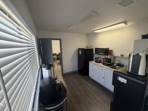 10540 Kenney St, Santee, CA à louer Photo intérieure– Image 1 sur 3