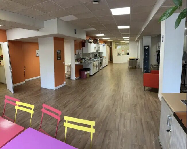 Plus de détails pour Bureau/Local commercial à louer