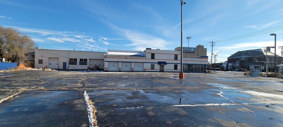 15200 Lorain Ave, Cleveland, OH à vendre - Photo de l’immeuble – Image 2 sur 3