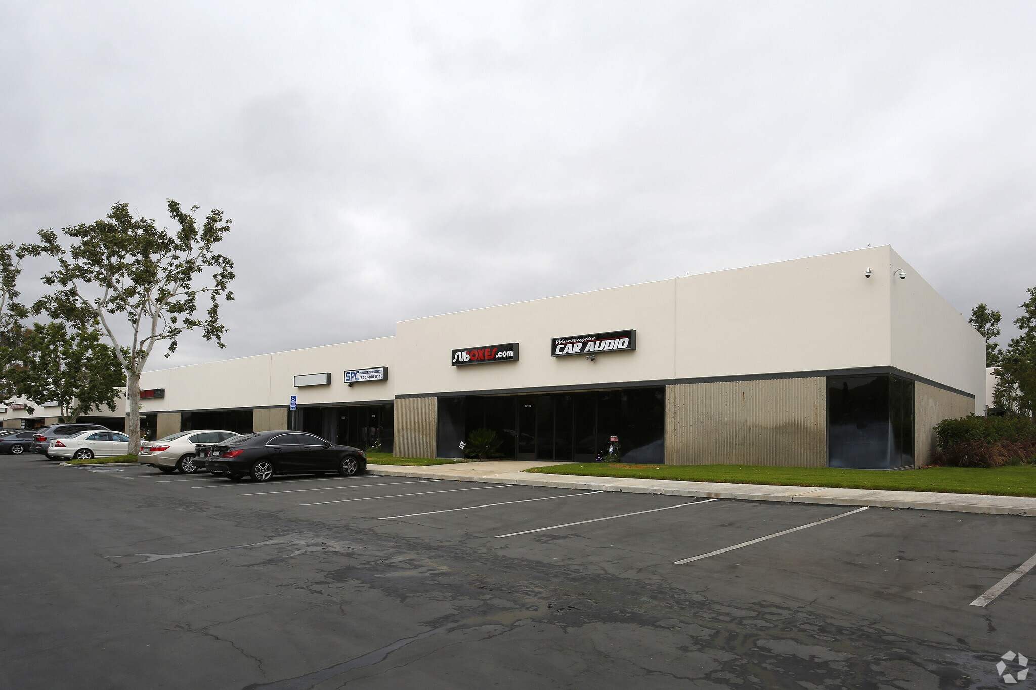 12114-12136 Severn Way, Riverside, CA à louer Photo principale– Image 1 sur 5