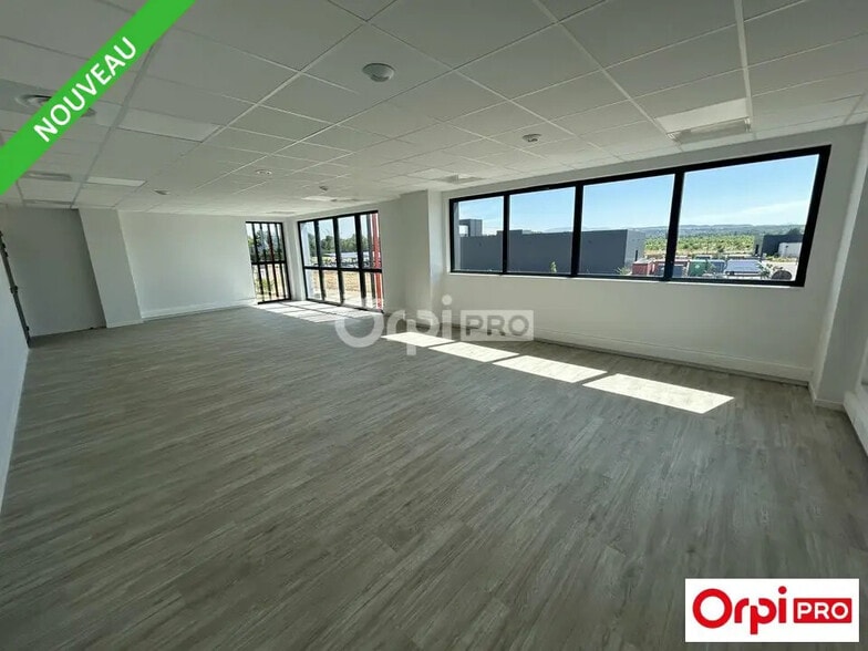 Local d’activités dans Pierrelatte à louer - Photo intérieure – Image 2 sur 3