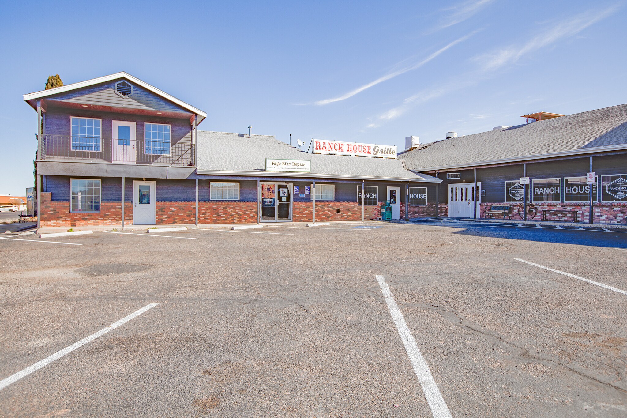 819 N Navajo Dr, Page, AZ à vendre Photo de l’immeuble– Image 1 sur 11