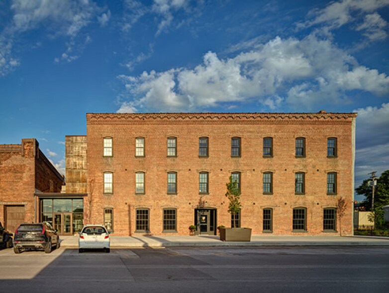 112 SE 4th St, Des Moines, IA à louer - Photo de l’immeuble – Image 1 sur 6