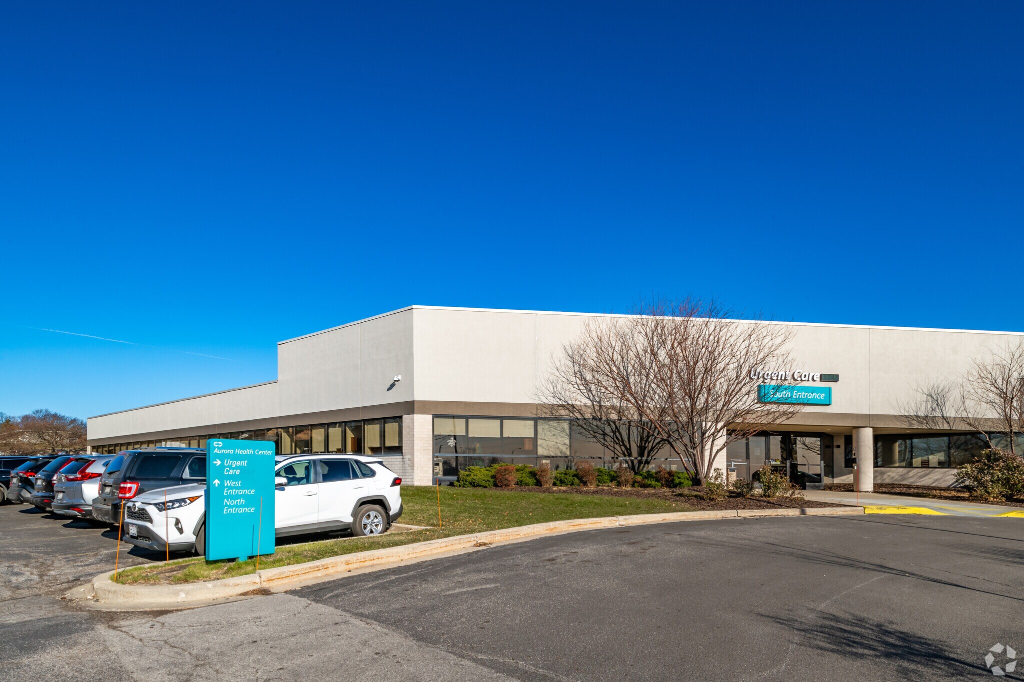 2000 E Layton Ave, Milwaukee, WI à louer Photo principale– Image 1 sur 5