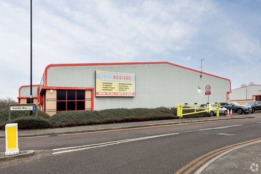 Dundee Way, Enfield à louer - Photo de l’immeuble – Image 2 sur 14