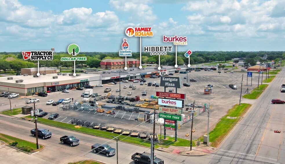 115 E Boling Hwy, Wharton, TX à louer - Photo de l’immeuble – Image 3 sur 3