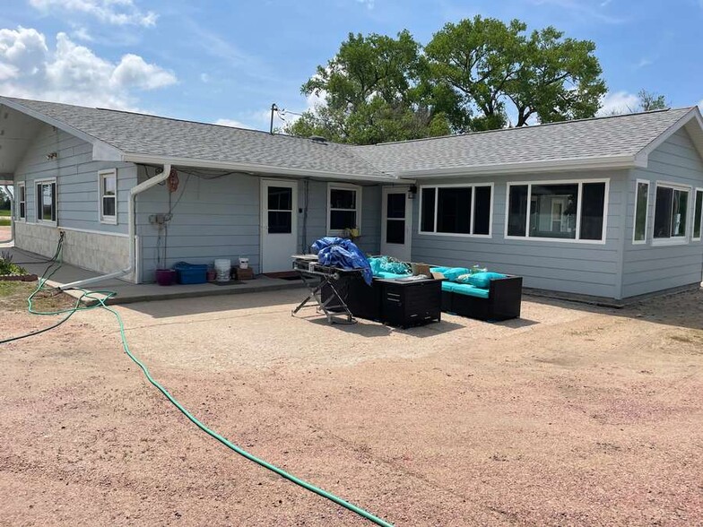810 E US Hwy 275, Ewing, NE à vendre - Photo de l’immeuble – Image 3 sur 42