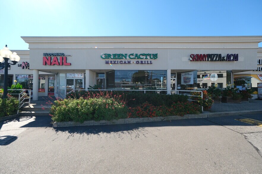 191-219 Mineola Ave, Roslyn Heights, NY à louer - Photo de l’immeuble – Image 2 sur 13