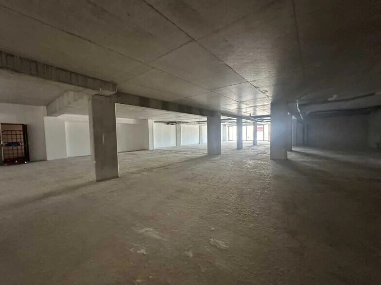 Local commercial dans Bordeaux à louer - Photo de l’immeuble – Image 3 sur 10