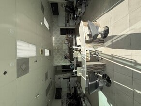 3719-3731 Foothill Blvd, Glendale, CA à louer Photo intérieure– Image 1 sur 4