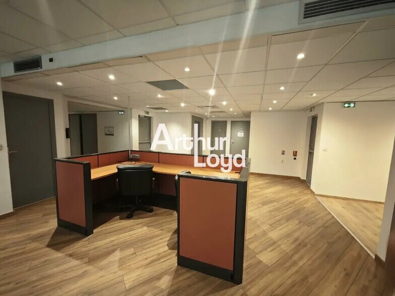 Bureau dans Nice à louer - Photo de l’immeuble – Image 3 sur 7