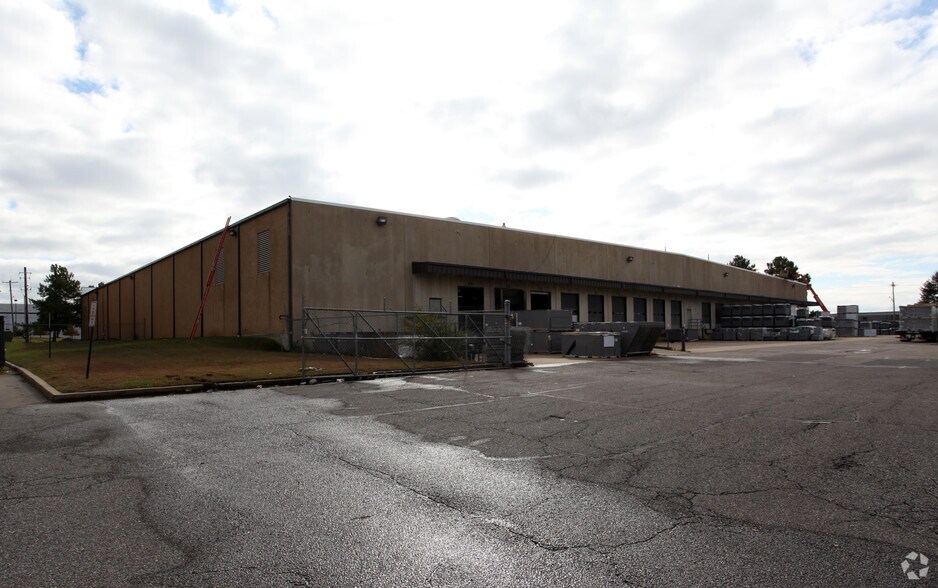 5191 Hickory Hill Rd, Memphis, TN à louer - Photo de l’immeuble – Image 2 sur 3