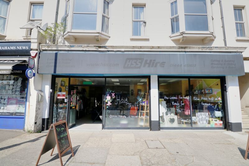 7-9 The Broadway, Haywards Heath à louer Photo de l’immeuble– Image 1 sur 2