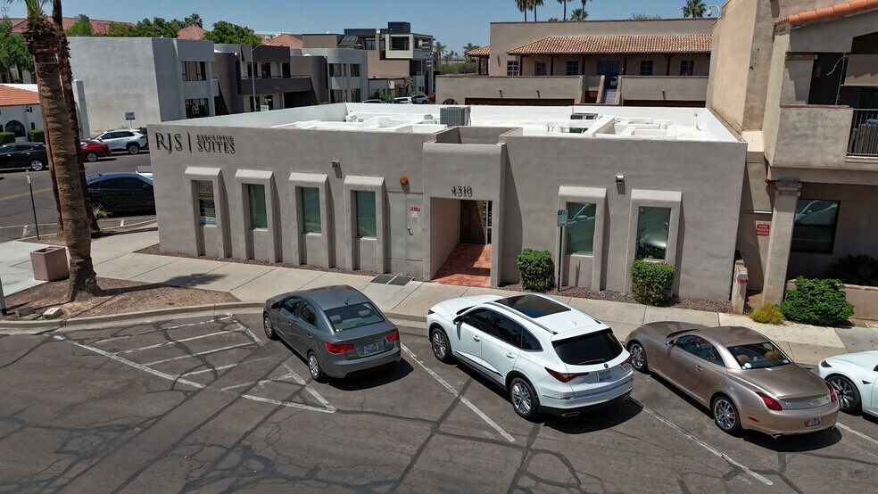 4310 N 75th St, Scottsdale, AZ à vendre - Vidéo sur l’annonce professionnelle – Image 2 sur 15