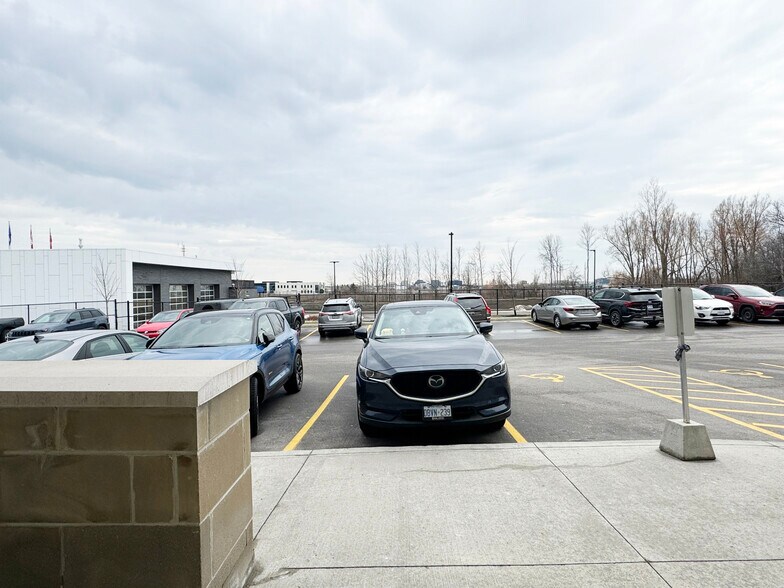 200 Cachet Woods Crt, Markham, ON à vendre - Photo de l’immeuble – Image 1 sur 14