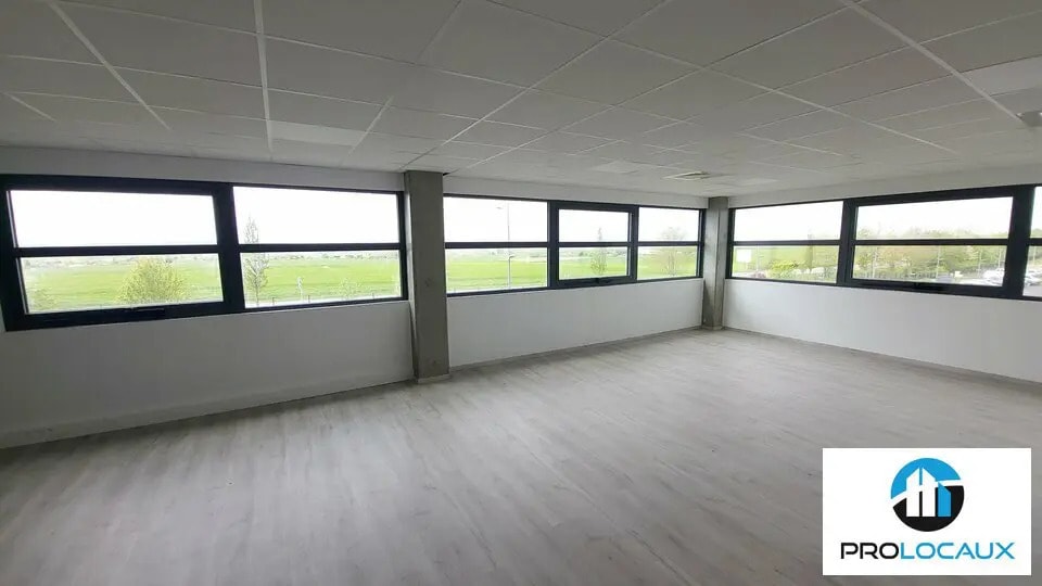 Bureau dans Saint-Sauveur à louer - Photo de l’immeuble – Image 3 sur 8