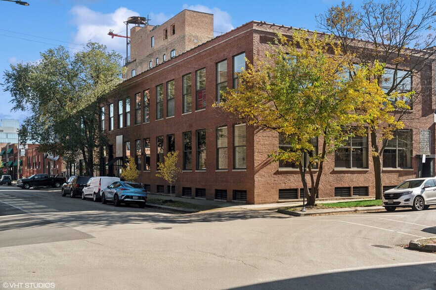 1517 W Carroll Ave, Chicago, IL à vendre - Photo de l’immeuble – Image 1 sur 8