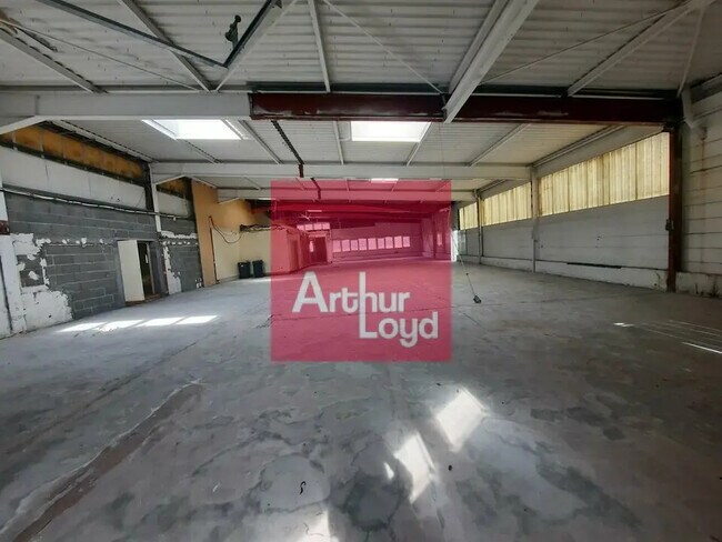 Plus de détails pour Local d’activités à vendre