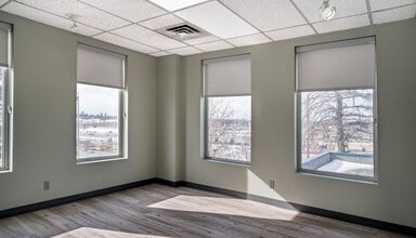 4204 10th St NE, Calgary, AB à louer Photo intérieure– Image 2 sur 3