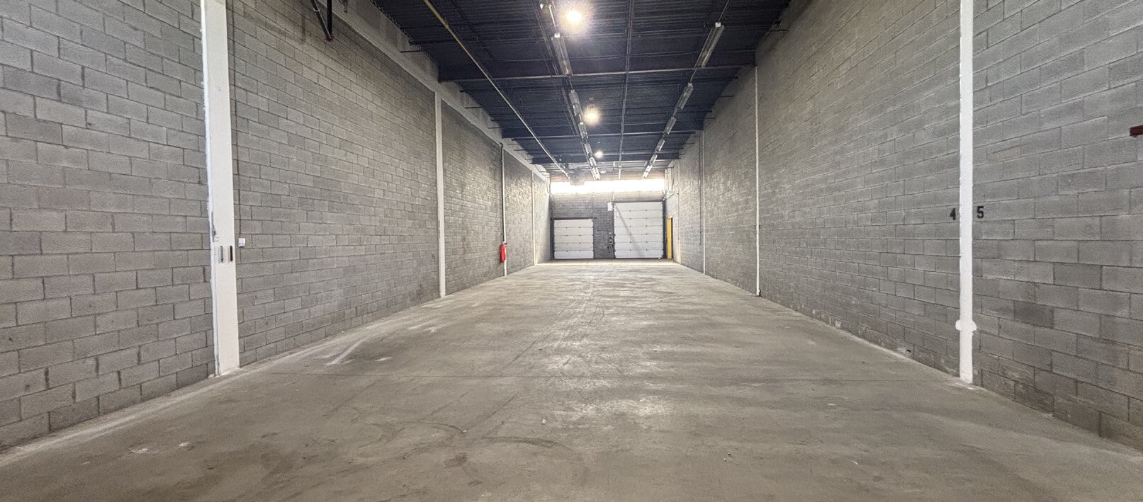 26 Boul Hymus, Pointe-claire, QC à louer Photo intérieure– Image 1 sur 3