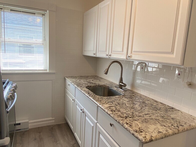 526-532 Merrick Rd, Rockville Centre, NY à vendre - Photo intérieure – Image 2 sur 8