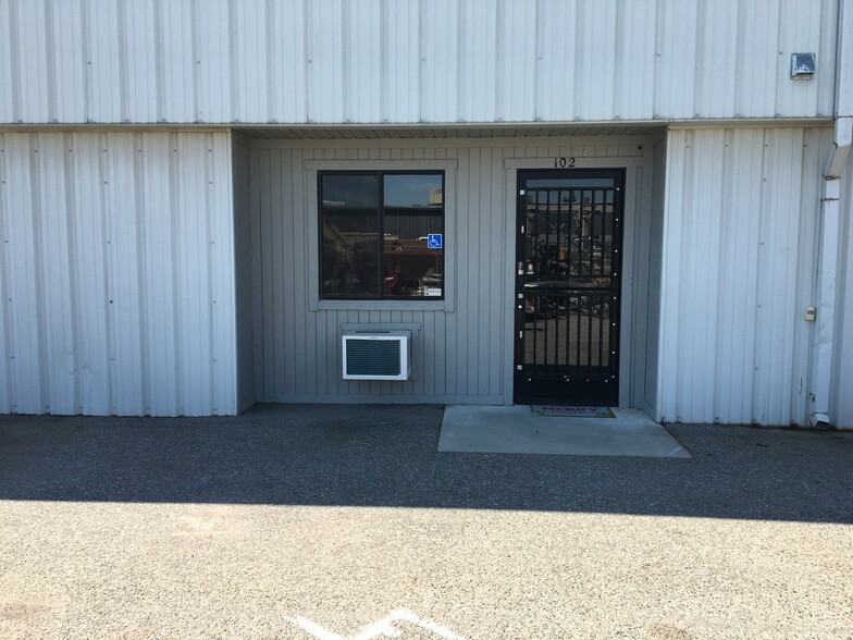 2486 N Fordham Ave, Fresno, CA à louer - Photo de l’immeuble – Image 2 sur 17