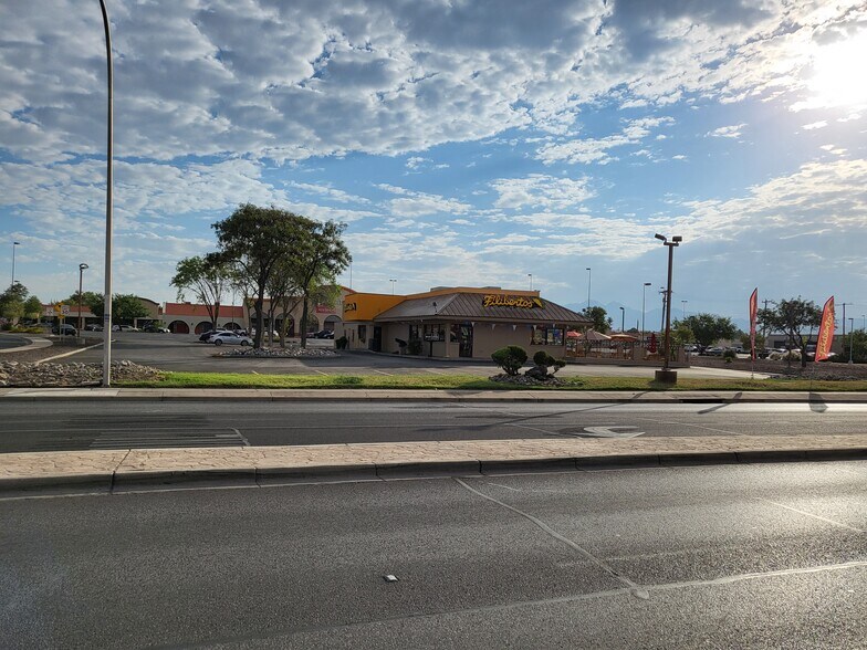 1009 El Paseo Rd, Las Cruces, NM à louer - Photo de l’immeuble – Image 2 sur 6