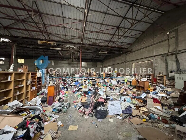 Industriel/Logistique dans Beaucaire à louer - Photo de l’immeuble – Image 2 sur 4