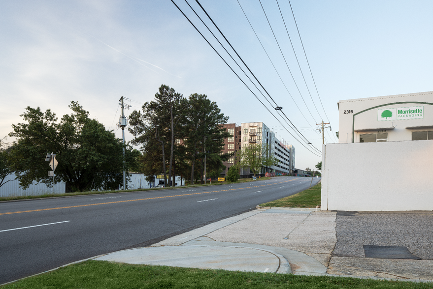 2315 Atlantic Ave, Raleigh, NC à louer - Photo de l’immeuble – Image 2 sur 4