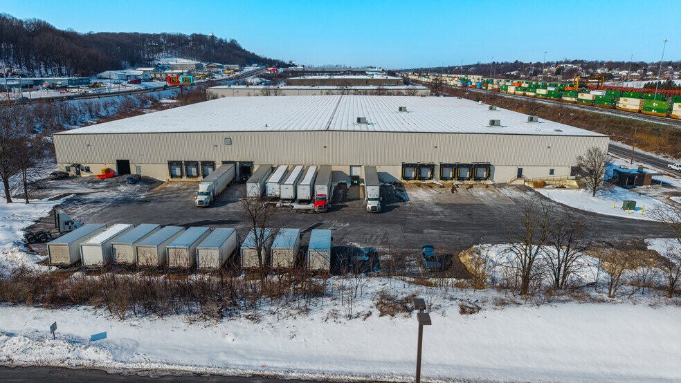 7253 Grayson Rd, Harrisburg, PA à louer - Photo de l’immeuble – Image 2 sur 10