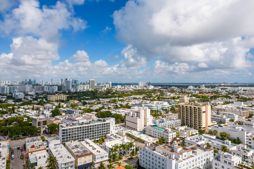 944 Collins Ave, Miami Beach, FL à louer - Photo de l’immeuble – Image 2 sur 4