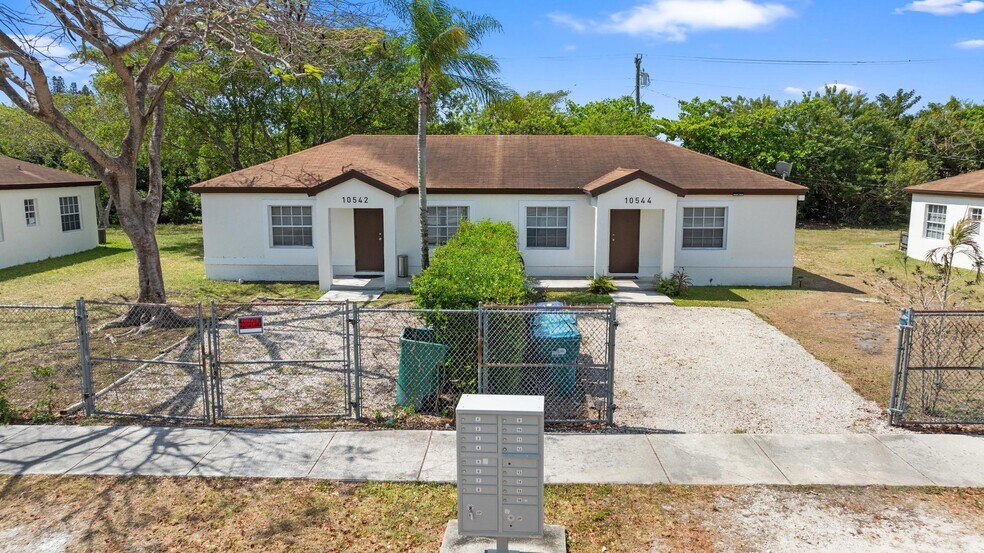 10544 SW 182nd St, Miami, FL à vendre - Photo principale – Image 1 sur 1