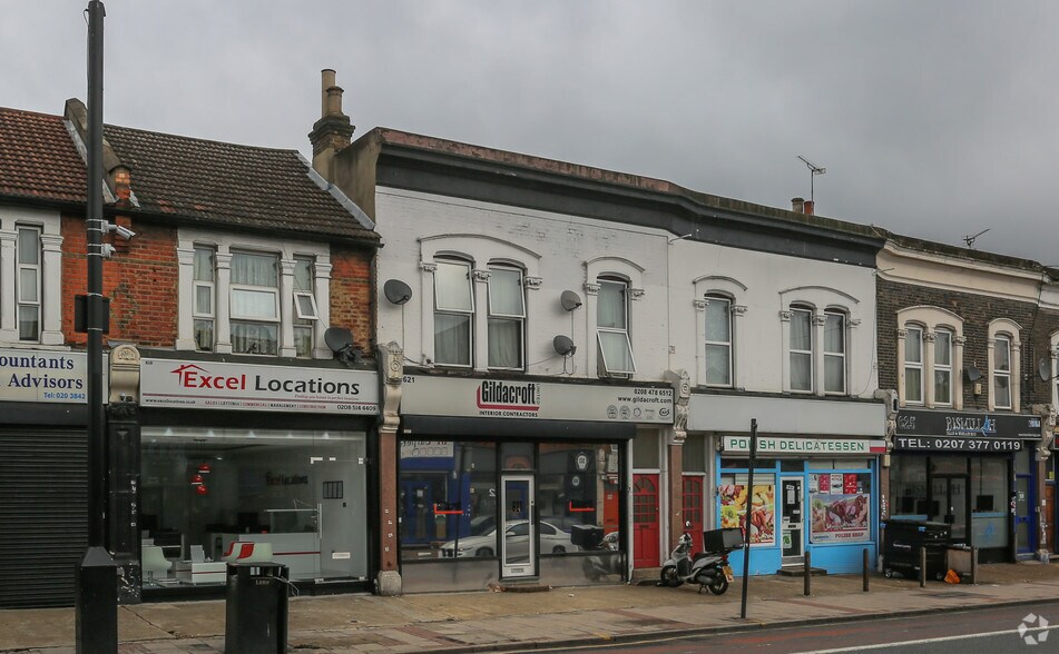 621-621A Romford Rd, Londres à vendre - Photo de l’immeuble – Image 3 sur 7