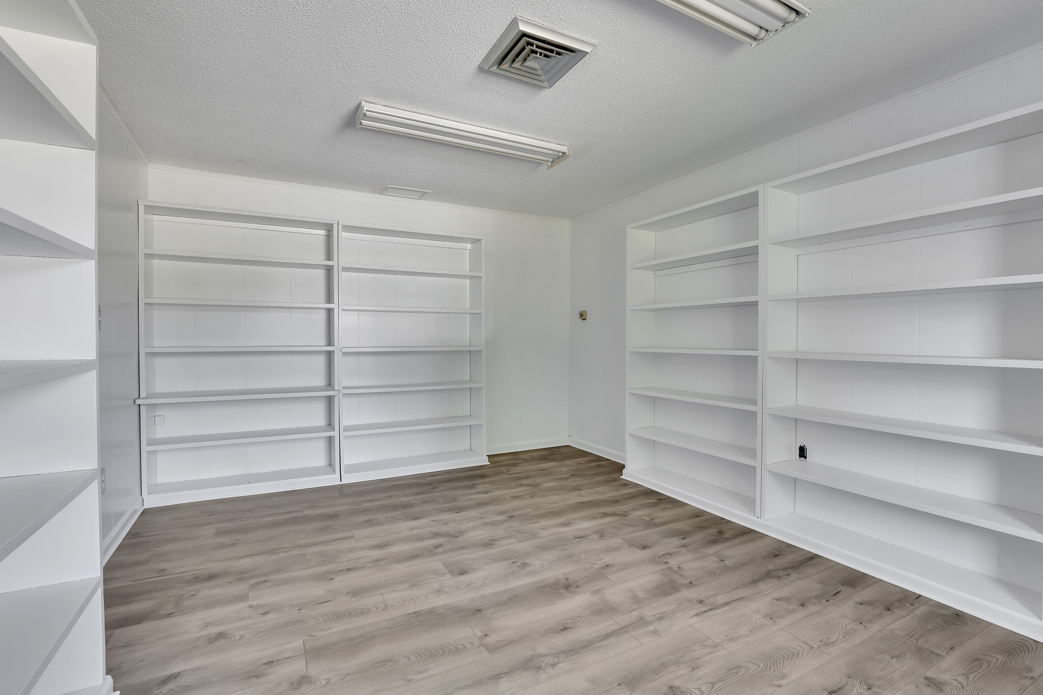 107 Main St, Hebron, CT à louer Photo intérieure– Image 1 sur 25