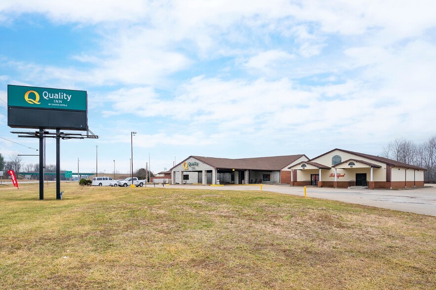 2200 S Court St, Grayville, IL à vendre - Photo de l’immeuble – Image 2 sur 17