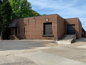 600 Griffith Rd, Charlotte, NC à louer Photo de l’immeuble– Image 1 sur 20