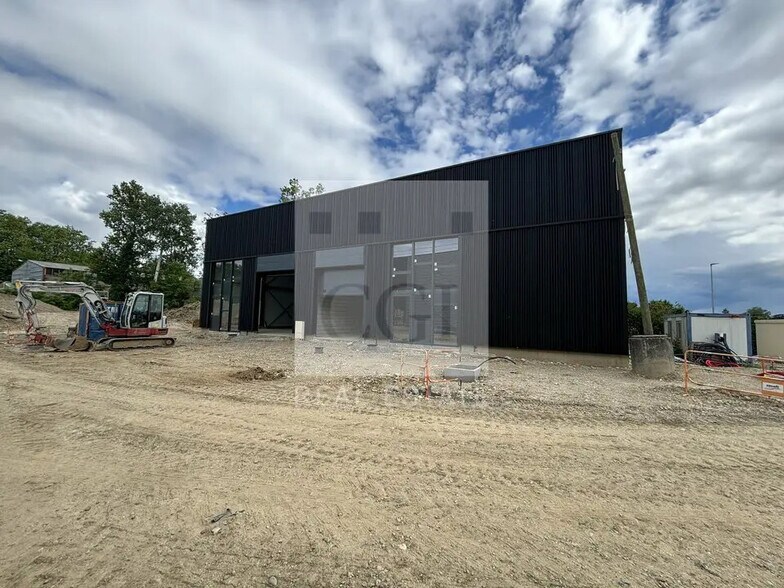Local d’activités dans Trévoux à louer - Photo de l’immeuble – Image 1 sur 9